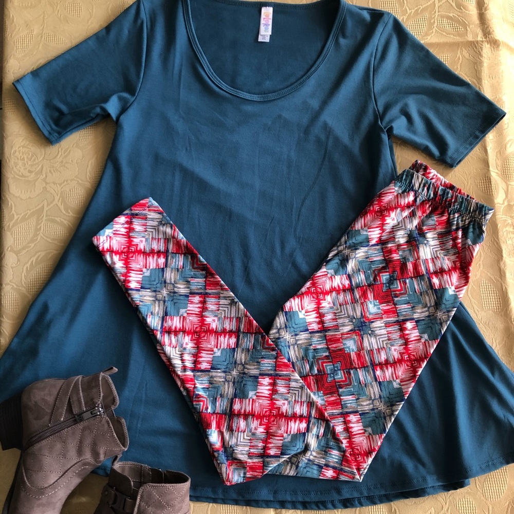 LuLaRoe Outfit Perfect Tee and leggings